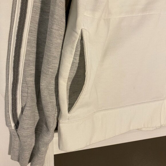 Catalina White 2 piece Pantsuit - Picture 7 of 9